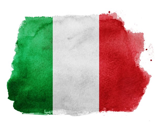 Флаг италии на белом фоне