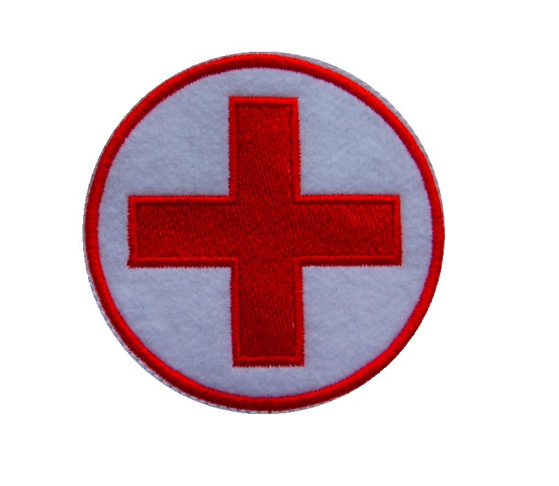 Нашивка красный крест на белом фоне