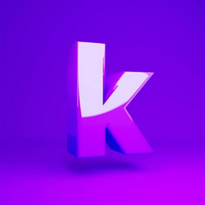 Буква а на фиолетовом фоне
