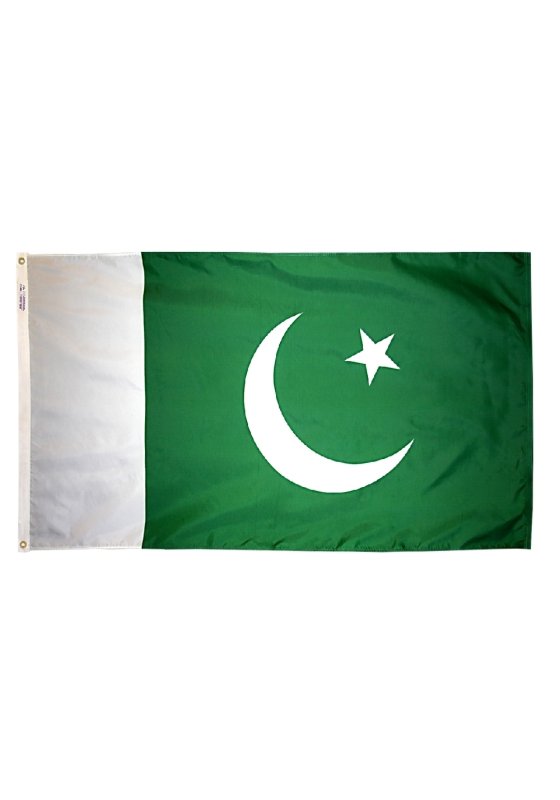 Флаг белый месяц на зеленом фоне