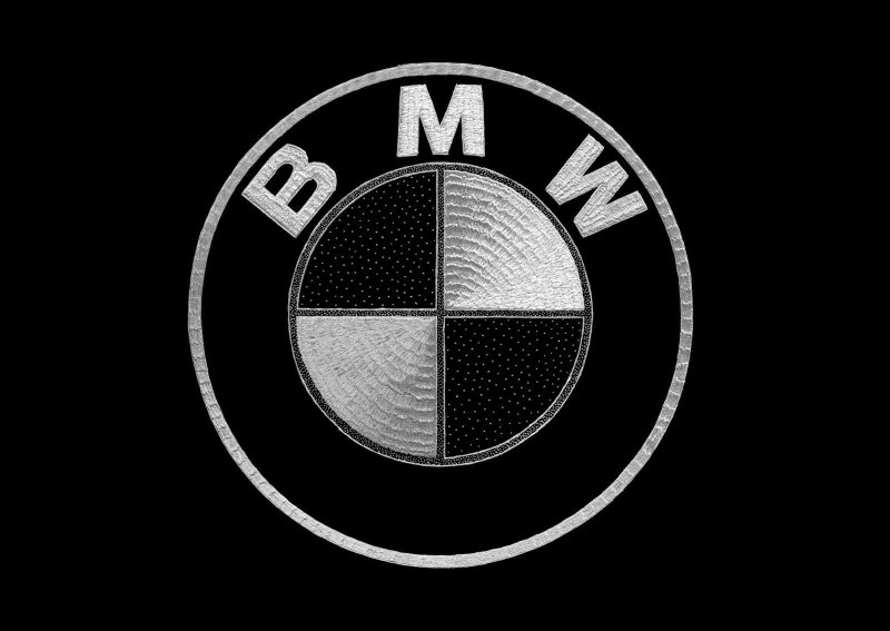 Логотип бмв на черном фоне