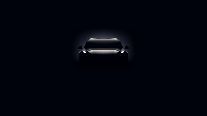 Логотип машины на черном фоне