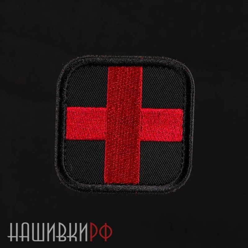 Шеврон красный крест на черном фоне
