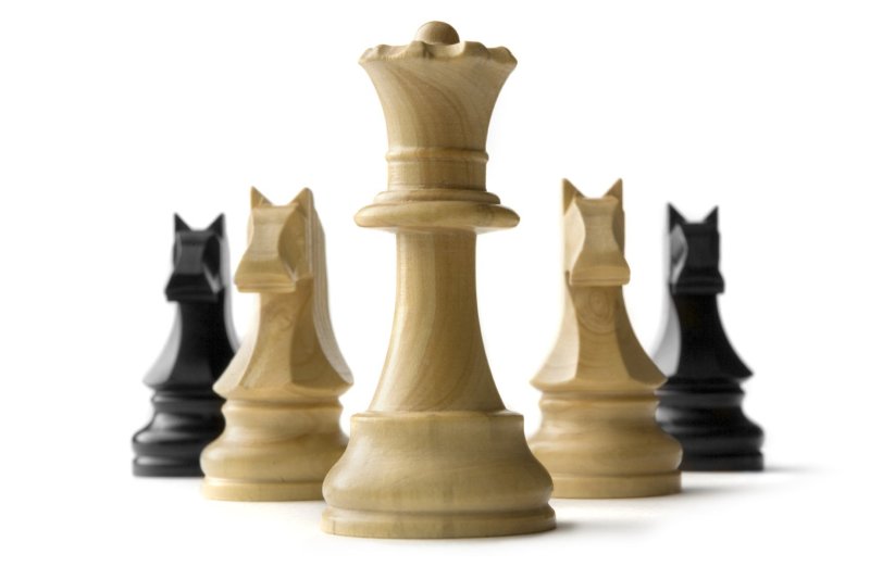 Шахматные фигуры на прозрачном фоне по одной