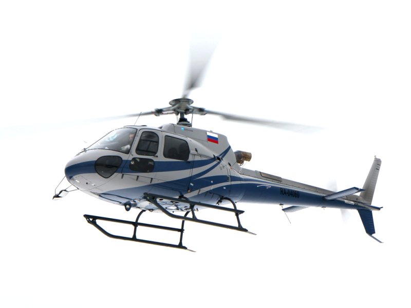 Вертолет на прозрачном фоне